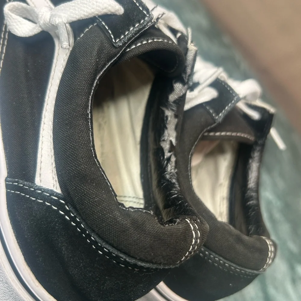 Vans Men's Classic Black and White Sneakers - Picture 6 of 6